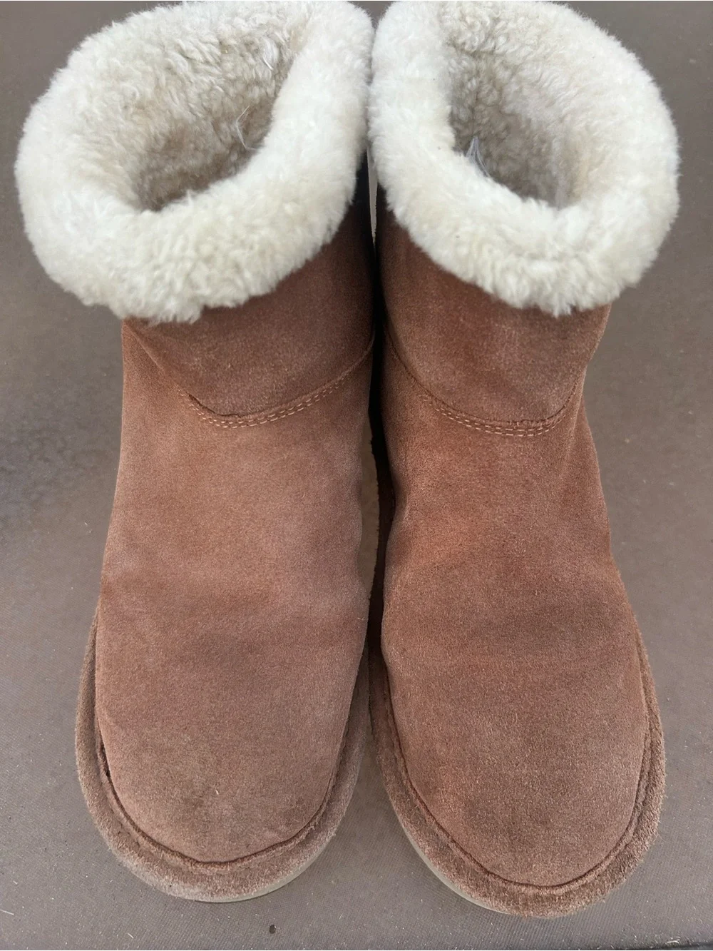 Michael Kors Women’s Tan Suede Shearling-Trim Boot with Gold MK Emblem Sz 9